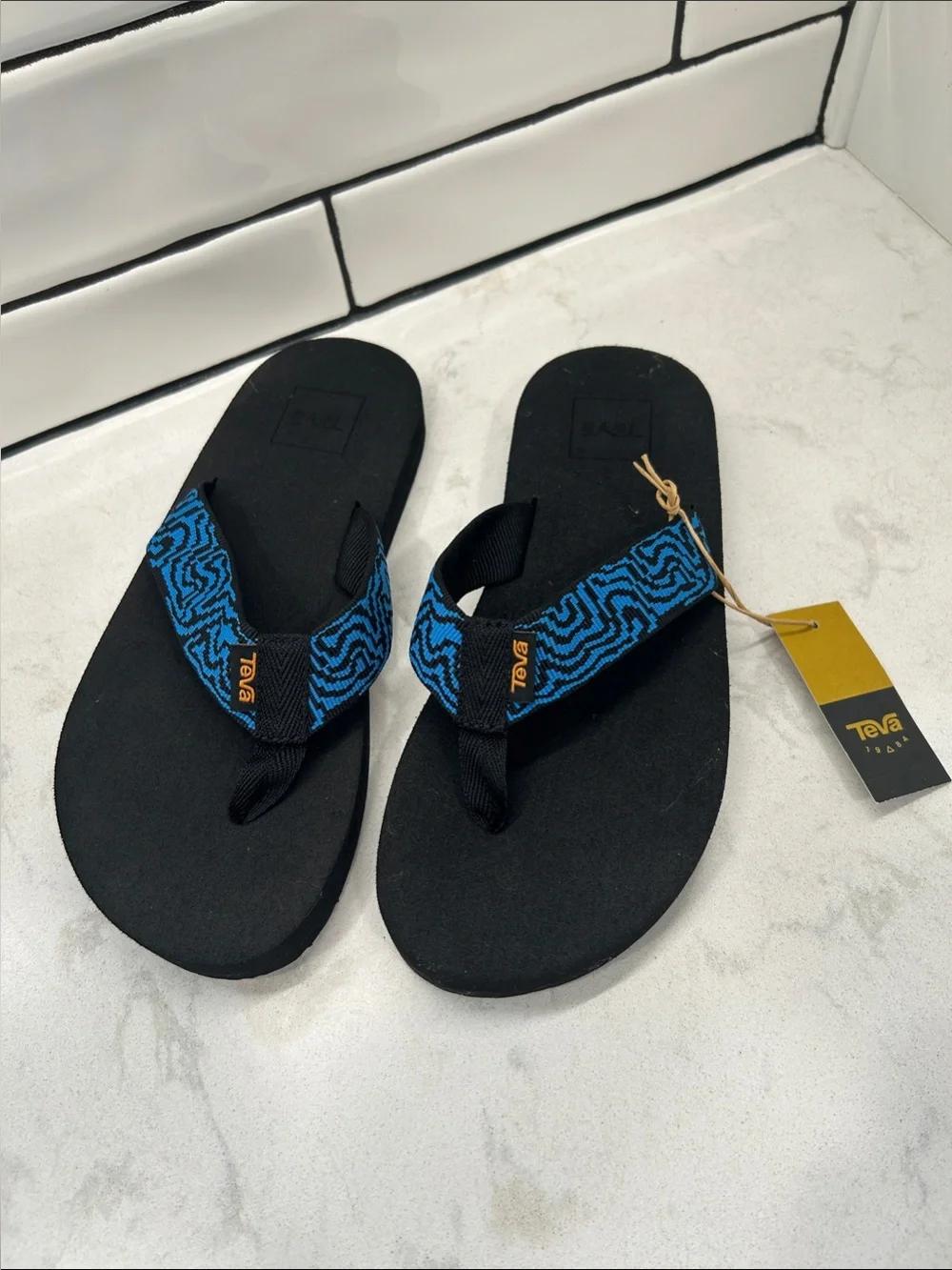 Teva Kids Mush II Flip Flops Layered Rock Black Blue Youth Size 4 NWT